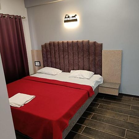 Ragvi resort Alībāg Eksteriør bilde