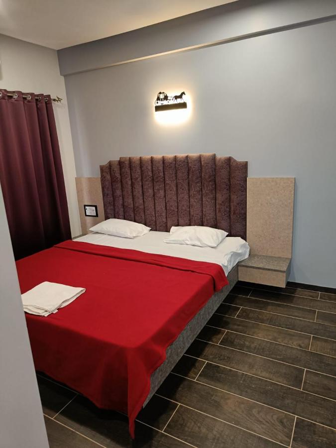 Ragvi resort Alībāg Eksteriør bilde